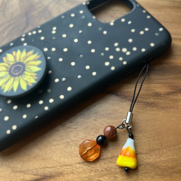 🖤🧡📱🎃 spooky Halloween handmade keychain phone charm - Picture 3 of 7